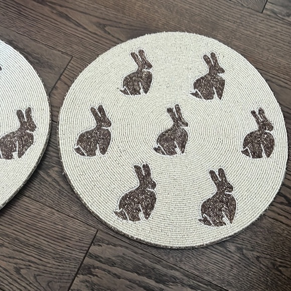 Bunny easter beaded charger place mat plate 15’ round set of 2 home decor design - Picture 4 of 4
